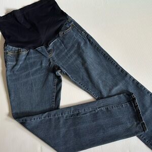 Liz Lange straight leg, full panel maternity blue jean.  Size 6